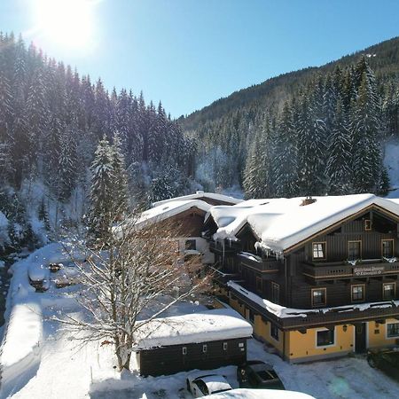 Pension Ledererguetl - Jokercard & Parkplatz Inkl Bed and Breakfast Saalbach-Hinterglemm Eksteriør billede