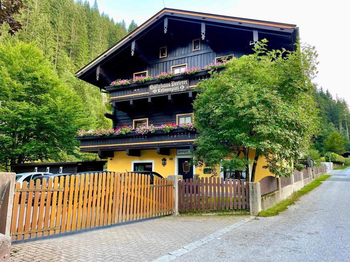 Pension Ledererguetl - Jokercard & Parkplatz Inkl Bed and Breakfast Saalbach-Hinterglemm Eksteriør billede