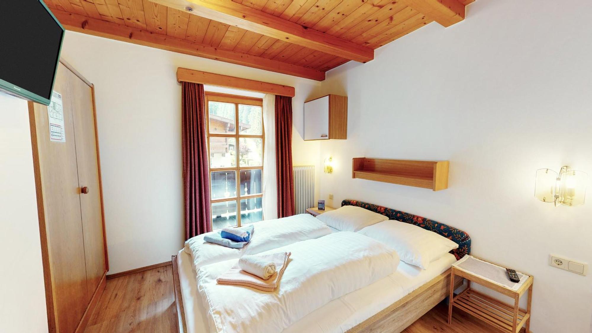 Pension Ledererguetl - Jokercard & Parkplatz Inkl Bed and Breakfast Saalbach-Hinterglemm Eksteriør billede